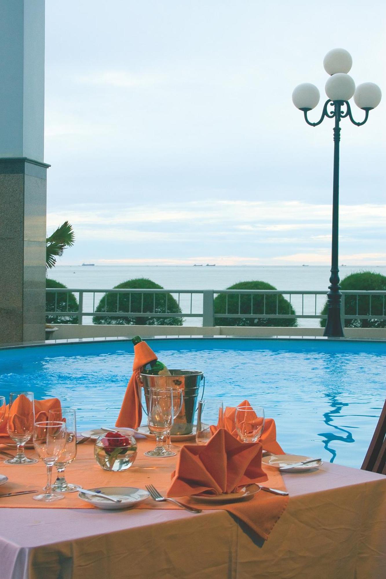 Seagull Hotel Куїнон Екстер'єр фото